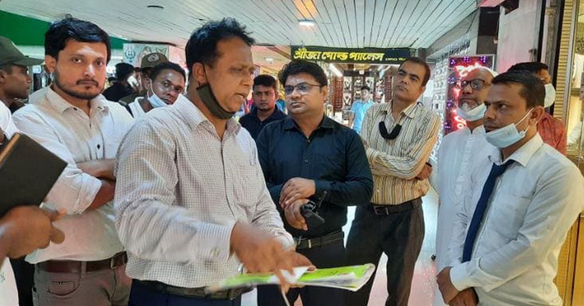 অনুমোদনহীন বিজ্ঞাপন বোর্ডের বিরুদ্ধে দক্ষিণ সিটির অভিযান