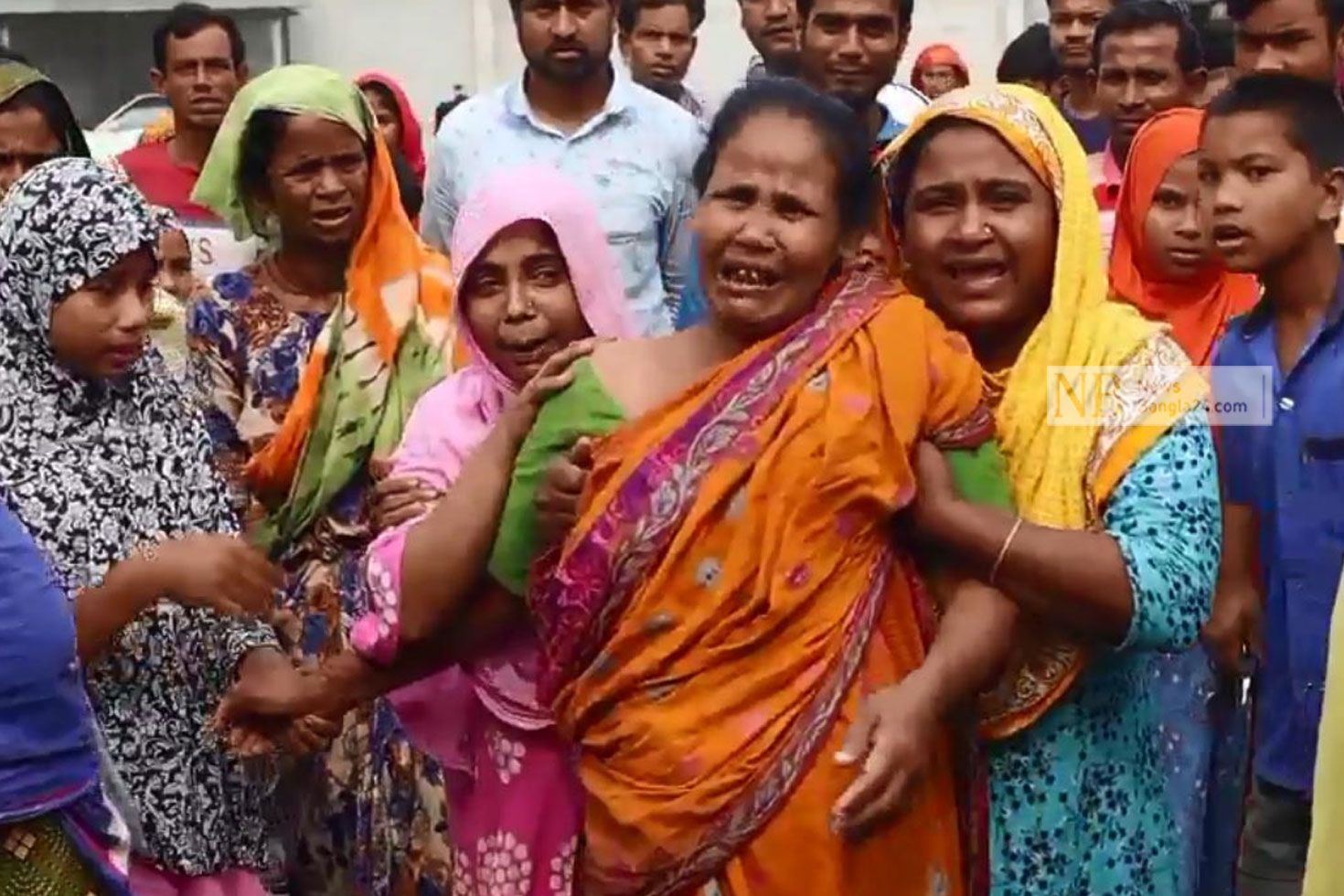কৃষকের ঝুলন্ত মরদেহ উদ্ধার