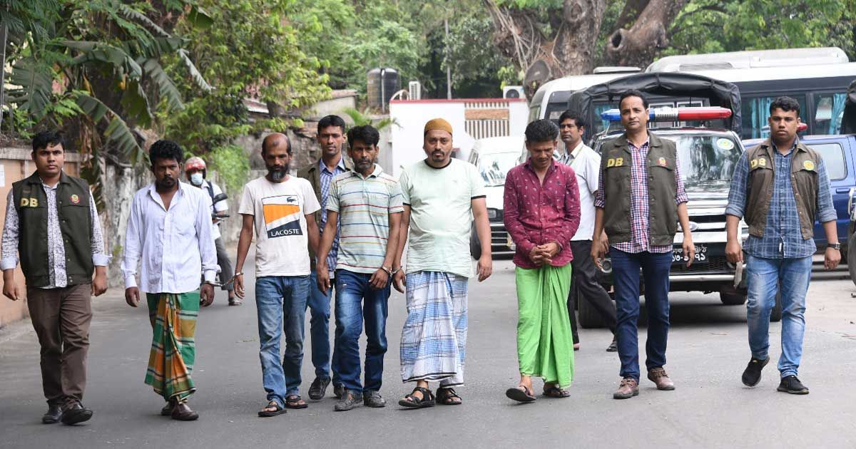 শেয়ারের প্রাইভেটকারে সাবধান