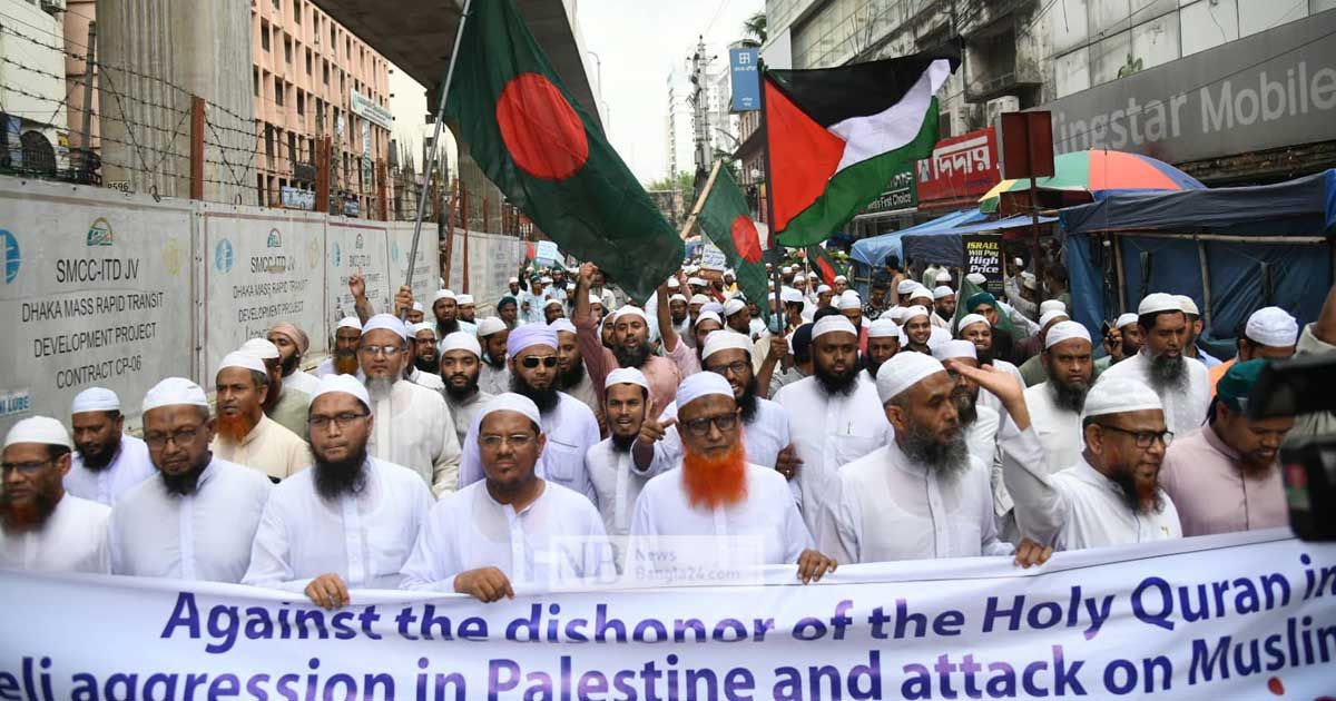 ‘এক বিন্দু রক্ত থাকতেও টিএসসিতে নামাজের জায়গা ছাড়া হবে না’