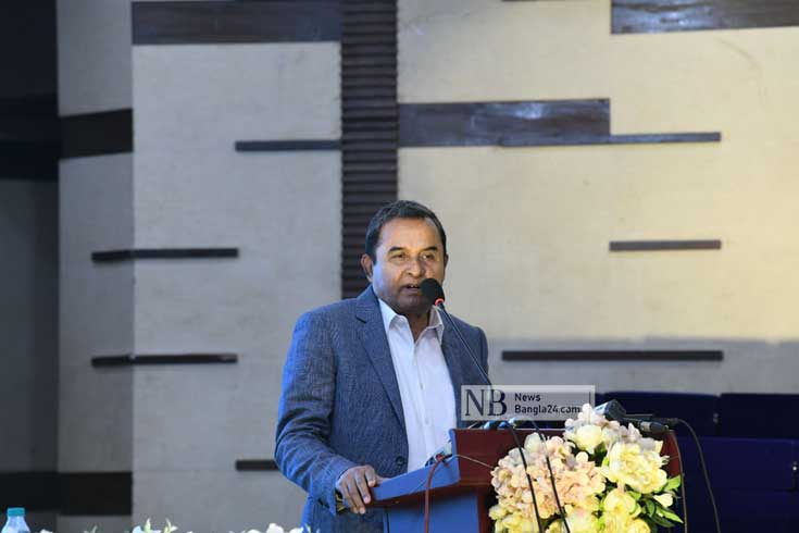 সেরা করদাতাদের সম্মাননা প্রদান অনুষ্ঠানে বক্তব্য রাখছেন অর্থমন্ত্রী আ হ ম মুস্তফা কামাল। ছবি: সাইফুল ইসলাম/নিউজবাংলা