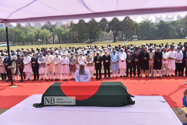 সাবেক রাষ্ট্রপতি ও প্রধান বিচারপতি সাহাবুদ্দীন আহমদের দ্বিতীয় জানাজা হয় জাতীয় ঈদগাহে। ছবি: সাইফুল ইসলাম/নিউজবাংলা