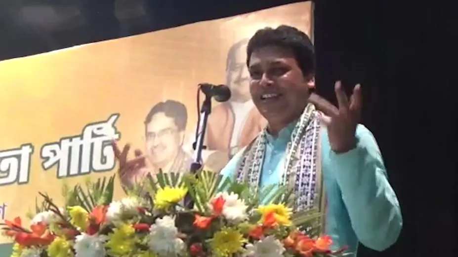 ‘অনুগত সরকার চায় বিজেপি’