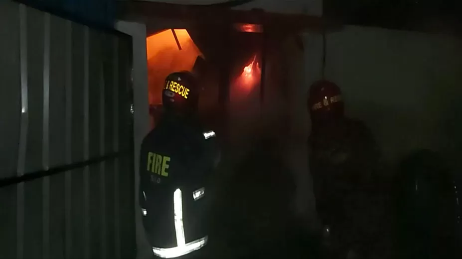 ৯ ঘণ্টাতেও নিয়ন্ত্রণে আসেনি আগুন
