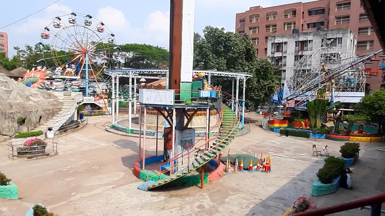 দেড় মাস ধরে বন্ধ শ্যামলী শিশু পার্ক