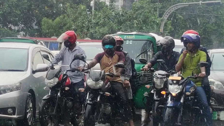 দিন শেষে বৃষ্টির শঙ্কা