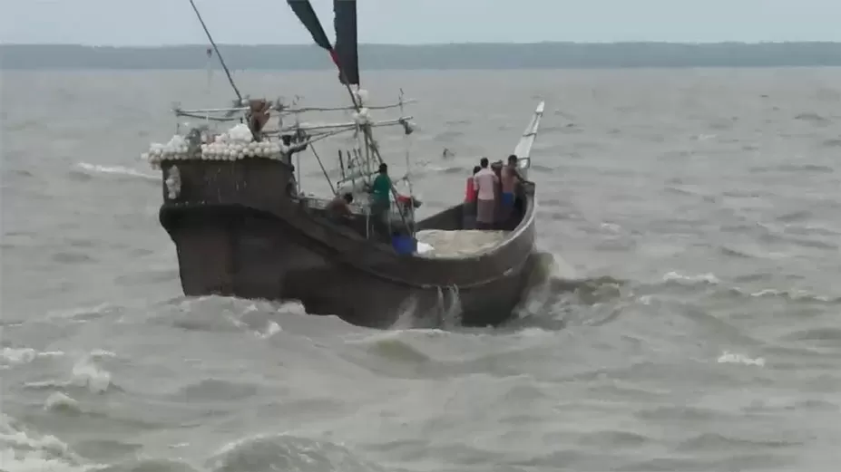 ভোলার চরফ্যাশনে ট্রলার ডুবি