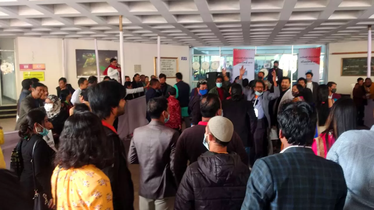 একদিকে চলছে অভিনয়শিল্পী সংঘ অন্যদিকে শিল্পী সমিতির নির্বাচন