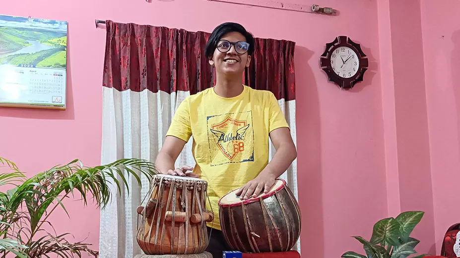 যে কিশোরের কণ্ঠে ১২০ দেশের জাতীয় সংগীত