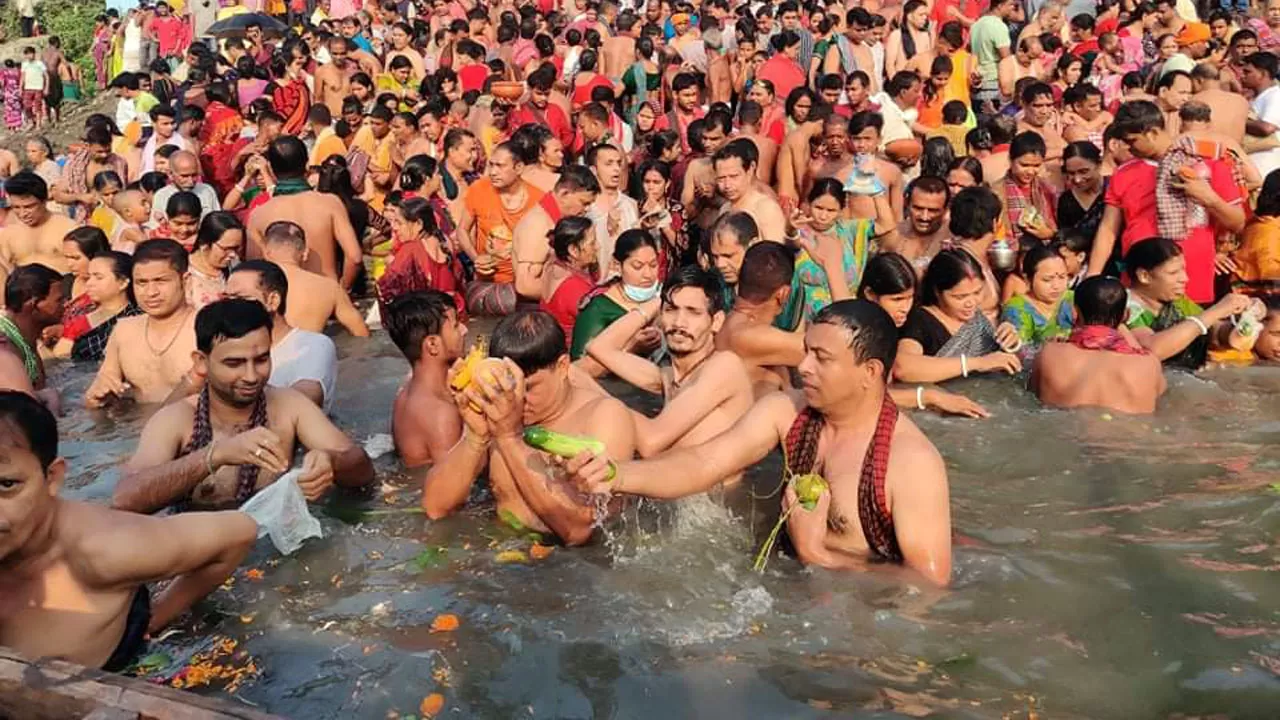 নারায়ণগঞ্জের লাঙ্গলবন্দে মহাতীর্থ অষ্টমী স্নানোৎসব