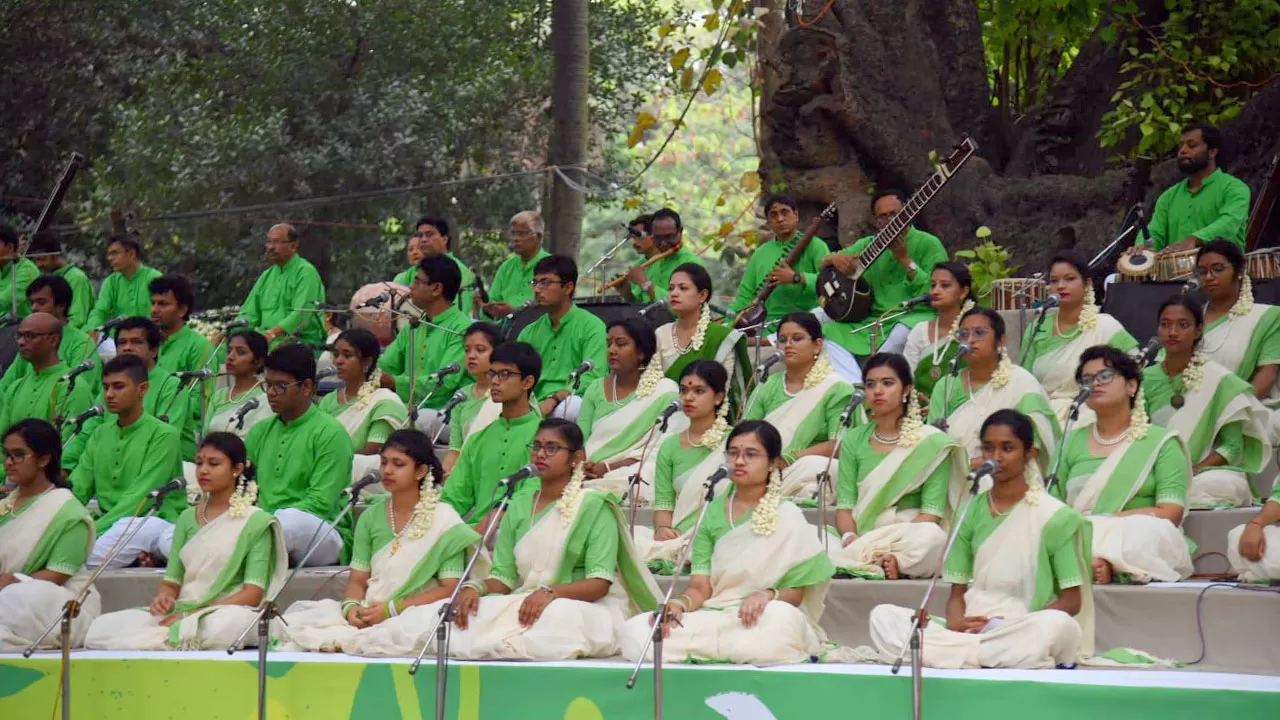 রমনা বটমূলে ছায়ানটের সংগীতে বর্ষবরণ