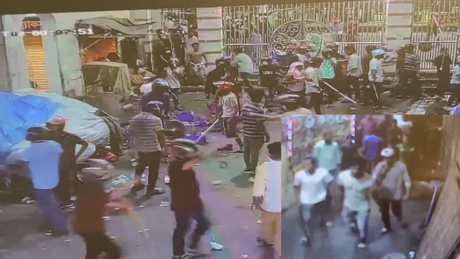 দোকানিদের সংঘাতে যেভাবে জড়াল ঢাকা কলেজ