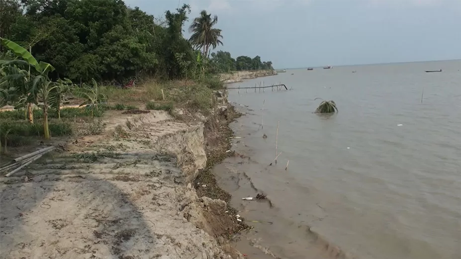 বর্ষার আগে নদী ভাঙন, আতঙ্কে পদ্মা পারের মানুষ