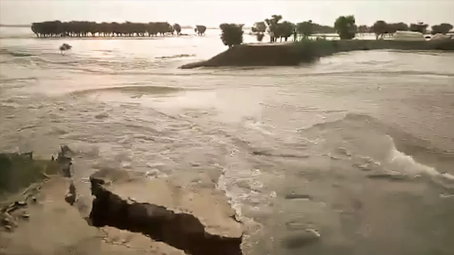 মধ্যরাতে তলিয়ে গেল সুনামগঞ্জের হালির হাওর