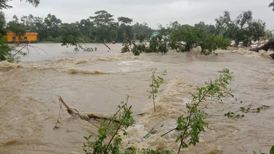 পাহাড়ি ঢলে ভাঙল হাওড়া নদীর বাঁধ, পানির নিচে আখাউড়ার ৮ গ্রাম