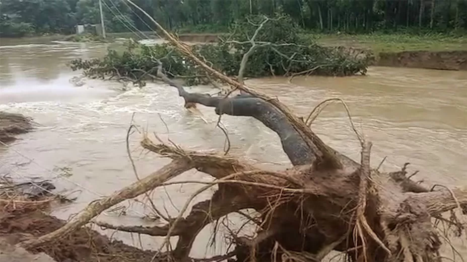 ‘কবে রাস্তা ঠিক হইব’ 