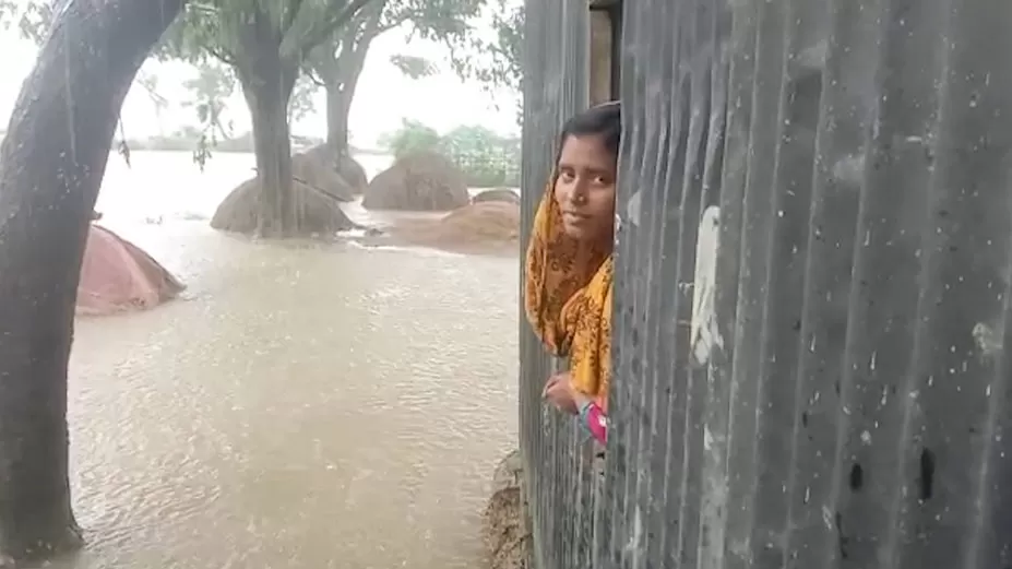 ‘পানি যদি না কমে তখন কী হইব?’