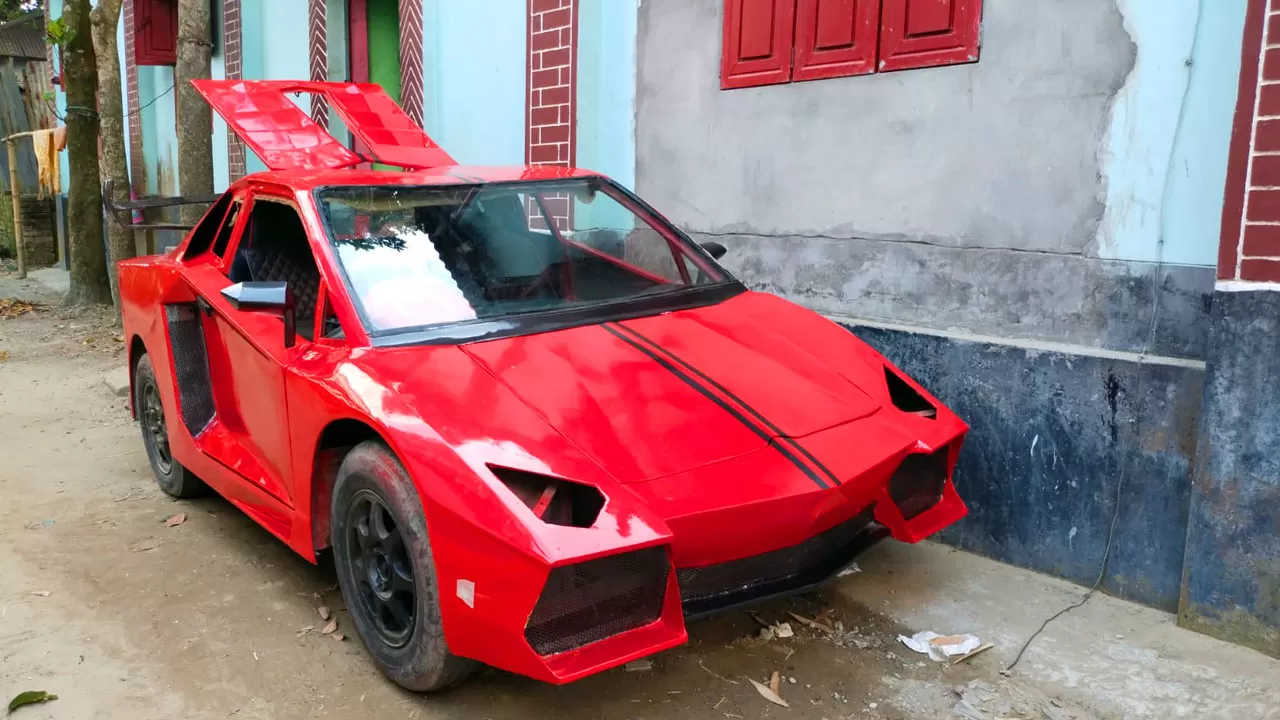 গরু বেচে ‘ল্যাম্বরগিনি’