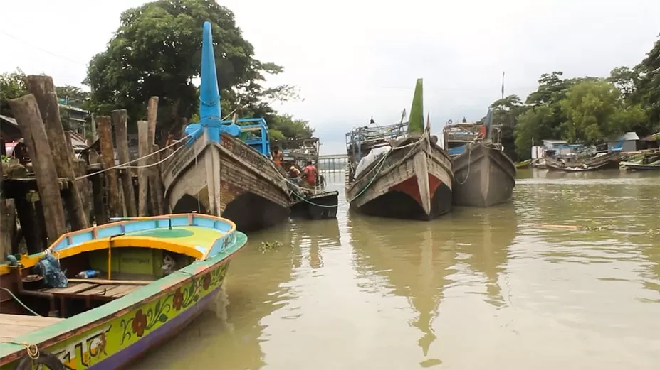 মধ্যরাত থেকে শুরু হচ্ছে ইলিশ ধরা
