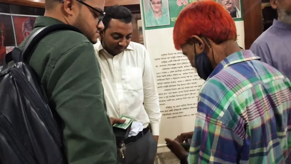 সিনেমা হলে ফিরছে ব্ল্যাকে টিকিটের দিন!