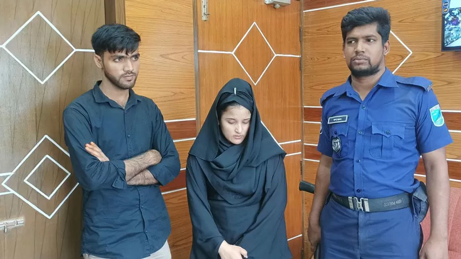 পাসপোর্ট করতে গিয়ে নারীসহ আটক দুই রোহিঙ্গা 
