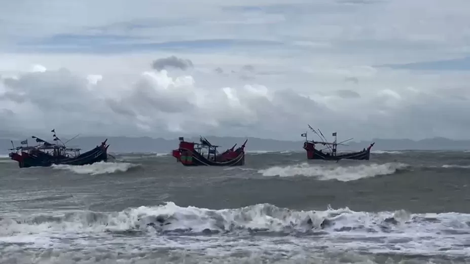 ঘুর্ণিঝড় সিত্রাংয়ে ডুবে গেছে ১৩ ট্রলার
