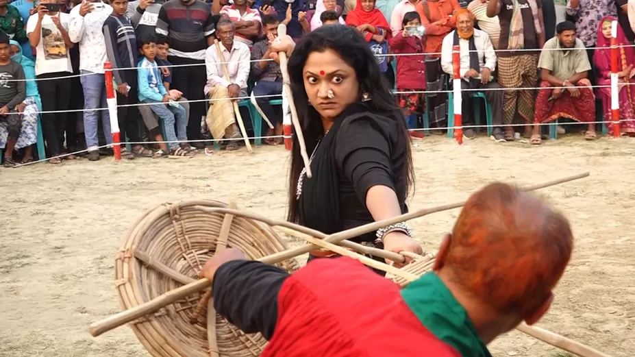 রূপন্তির নৈপুণ্যে মগ্ন হাজারও দর্শক 