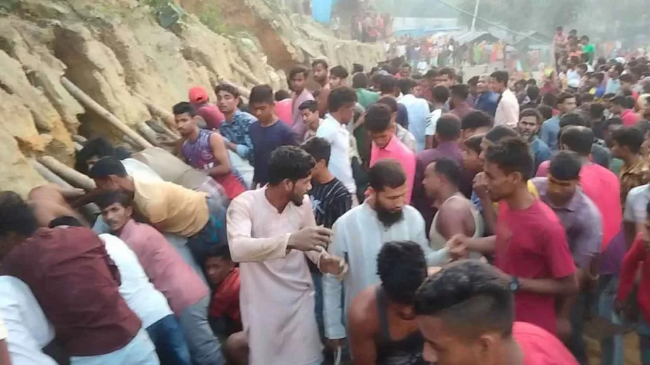 চট্টগ্রামে পাহাড় ধস, নিহত ১
