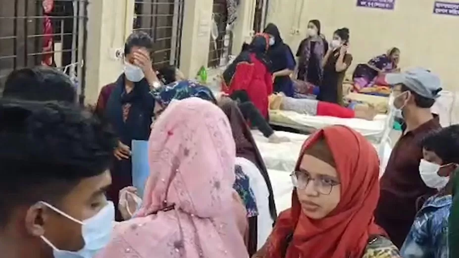 গ্যাসের ধোঁয়ায় অসুস্থ ২৫ জন