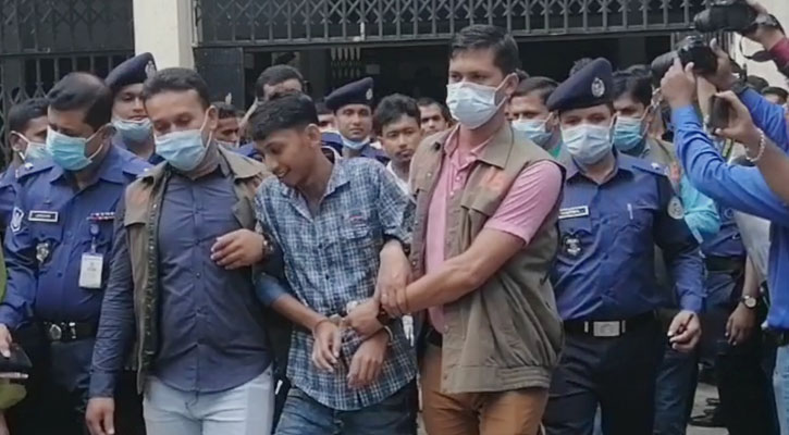 হাসতে হাসতে আদালত ছাড়লেন রিফাত ফরাজী