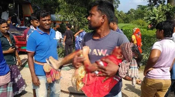 বাস-মাইক্রো সংঘর্ষে নিহত ২