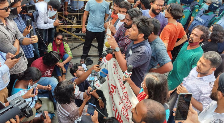 রাজধানীতে নির্যাতন-ধর্ষণবিরোধী বিক্ষোভ, সন্ধ্যায় মশাল মিছিল