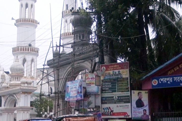 মসজিদ-মন্দির পাশাপাশি, কয়েক শতাব্দীর সম্প্রীতি