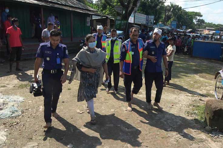 ইলিশ-সংরক্ষণ-অভিযানে-জেলেদের-হামলা-১৩-পুলিশ-আহত