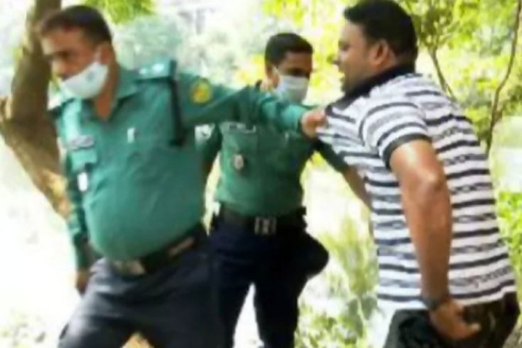 রাবি-উপাচার্যের-বিরুদ্ধে-ছাত্রদলের-বিক্ষোভ-আটক-১