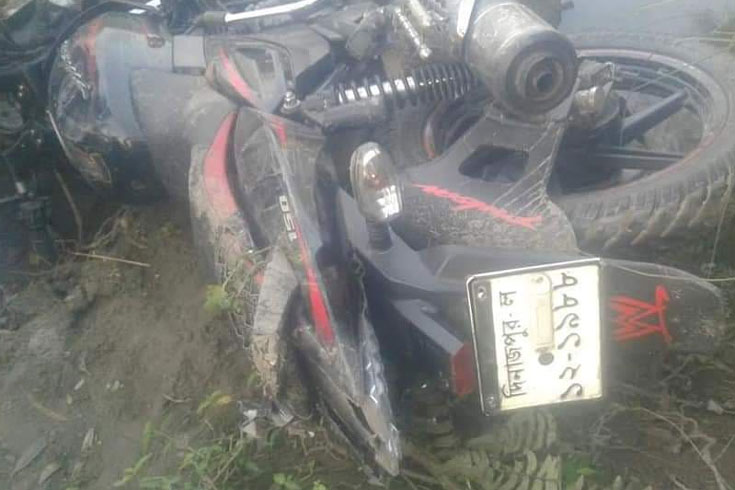 খুঁটির সঙ্গে বাইকের ধাক্কা, প্রাণ গেল তিন বন্ধুর