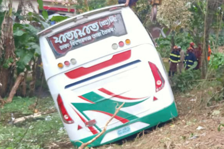 শিবপুরে-বাস-খাদে-পথচারী-নিহত