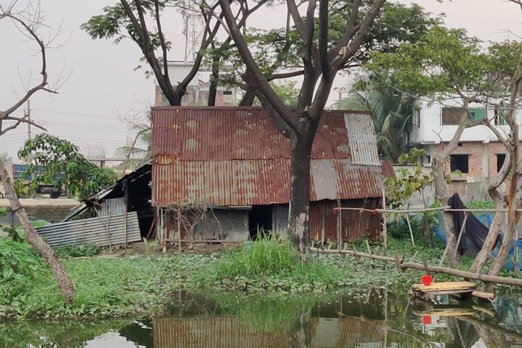 হাজী-সেলিমকে-হারালেন-পানিবন্দি-বৃদ্ধ