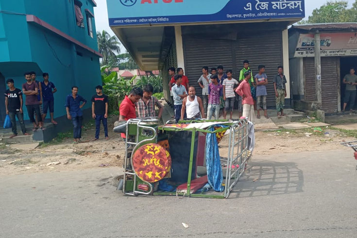 চালকদের-ধাওয়া-পাল্টা-ধাওয়ায়-আহত-১০