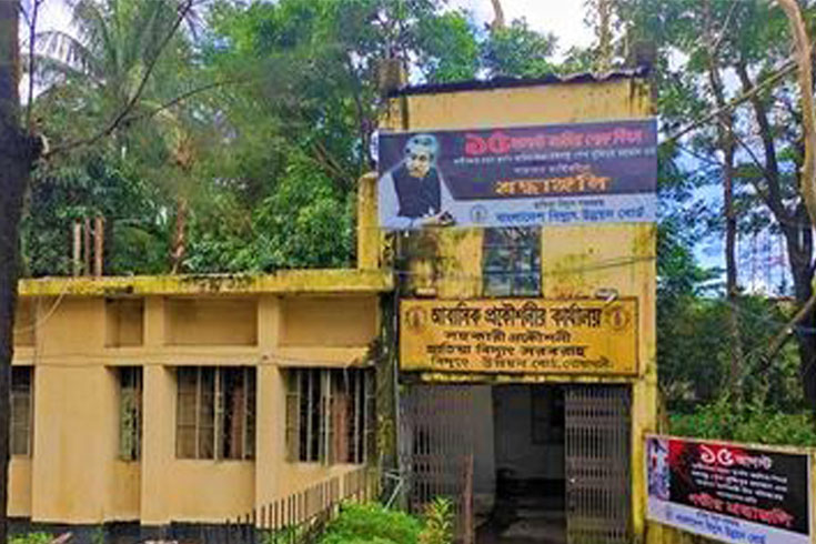 হাতিয়ায় জেনারেটর বিকল, ভোগান্তিতে বিদ্যুৎ গ্রাহকরা 