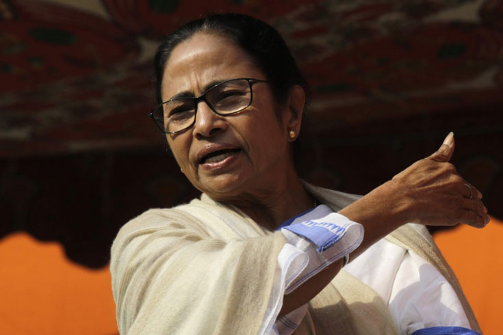 শরণার্থী ২৫ হাজার পরিবারকে ভূমি দিলেন মমতা