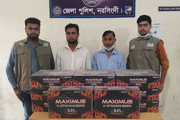সংবাদপত্রের-স্টিকার-সাঁটানো-গাড়িতে-মাদক-পাচার