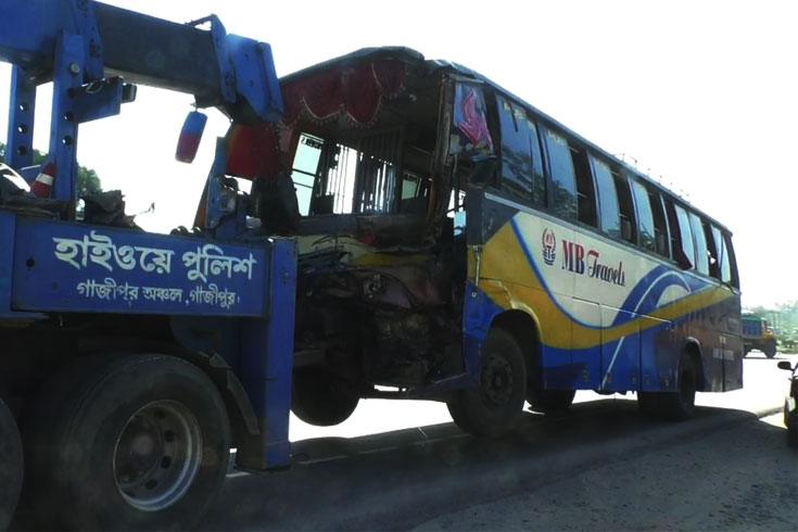 বাস-ট্রাক-সংঘর্ষে-প্রাণ-গেল-দুজনের