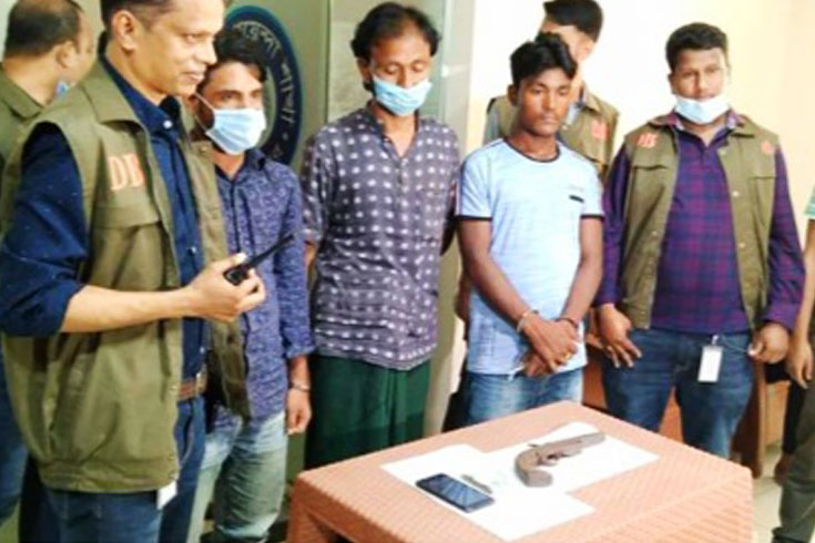 অস্ত্র-কেনাবেচার-সময়-গ্রেফতার-তিন