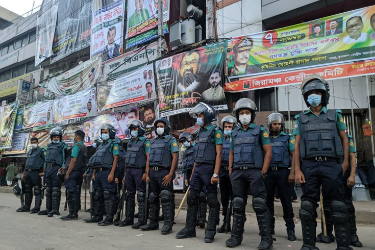 বিএনপির বন্ধ কার্যালয় ঘিরে পুলিশ