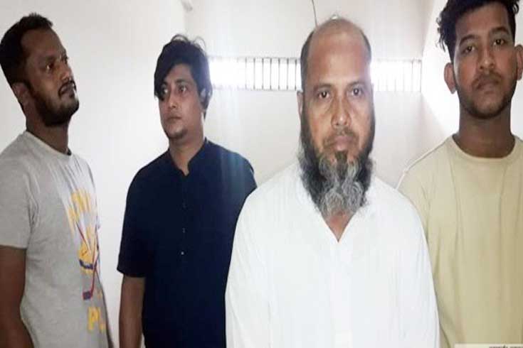 ডাকাত বলে পুলিশকে মারধর, গ্রেফতার ৪ 