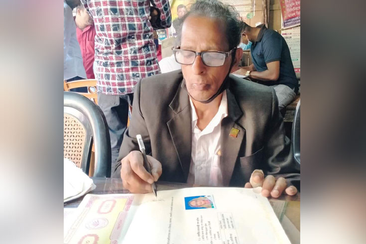শেখ-হাসিনার-নামে-জমি-লিখে-দিলেন-আ-লীগ-নেতা