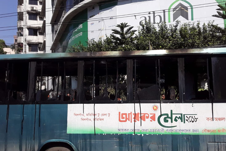 নয়াপল্টনে বাসে আগুন: তিনজন শনাক্ত