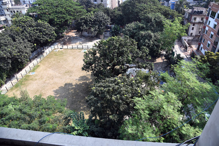 সংস্কার: কেবলই মেয়াদ বাড়ে, খোলে না রুদ্ধ পার্ক-মাঠ
