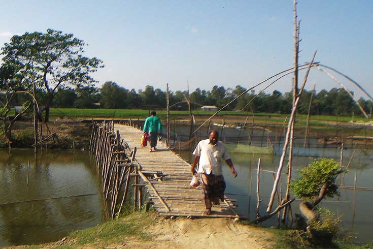 ৩২ বছরেও হলো না সেতুটি